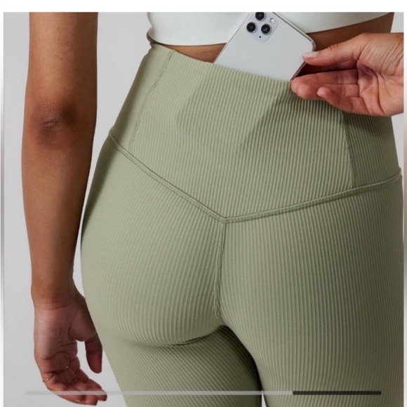 Athleta Elation RibTight Sage Green Leggings Size M - Picture 4 of 6